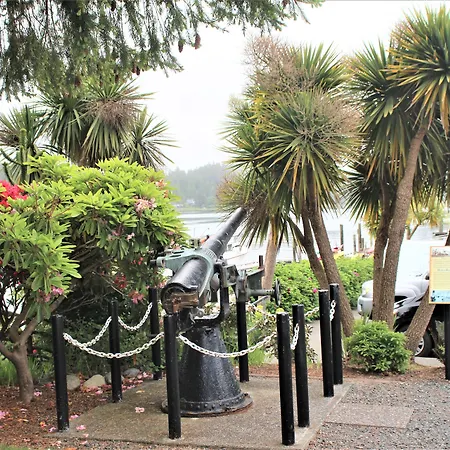 Ucluelet Wildwood Inn-3