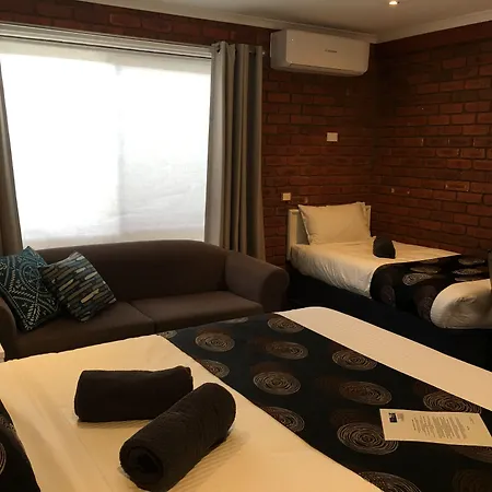 Melton Motor Inn And Apartments-3