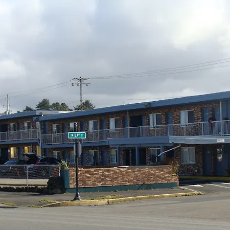 Seven Seas Inn & Suites-2