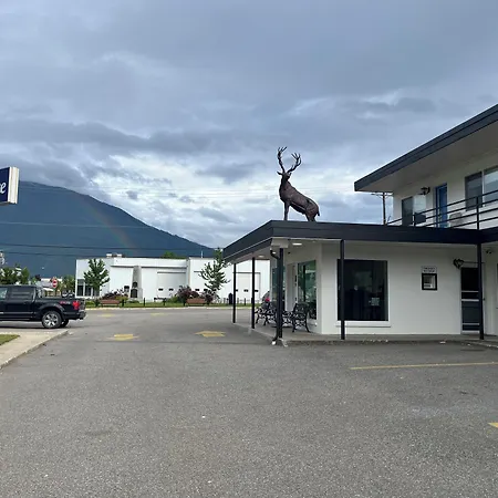 Revelstoke Lodge-3
