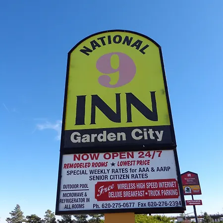 National 9 Inn-3
