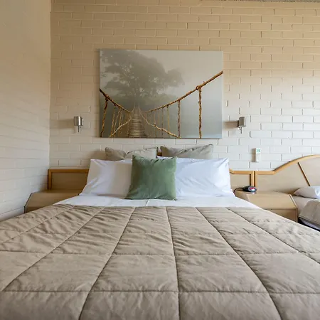 Harriet House Tumut-2