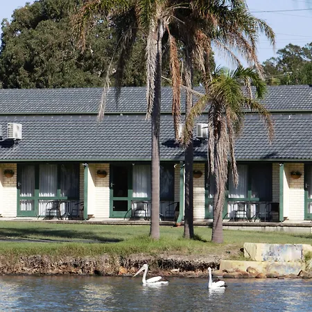 Hibiscus Lakeside Motel-2