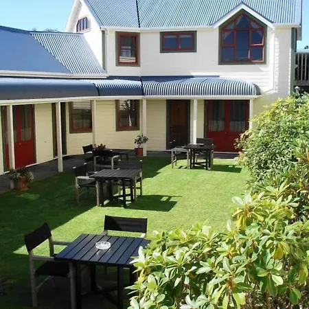 Ducks & Drakes Boutique Motel & Backpackers-3