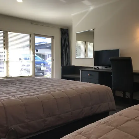 Pacific Harbour Motor Inn-2