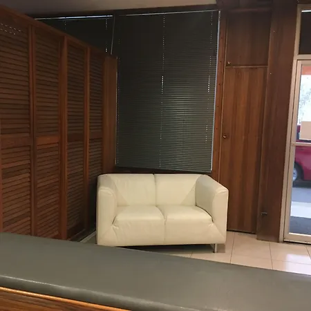 Byer Fountain Motor Inn-3