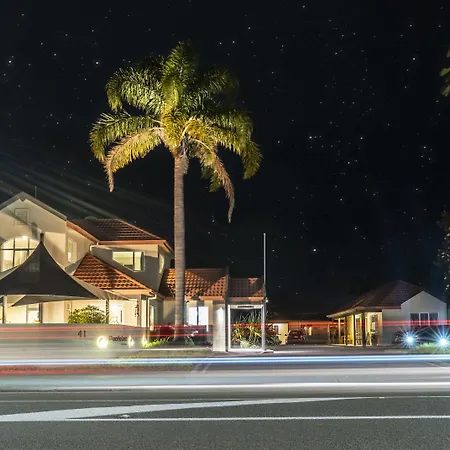 Pacific Coast Motor Lodge-2