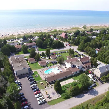 Sauble Beach Lodge-2