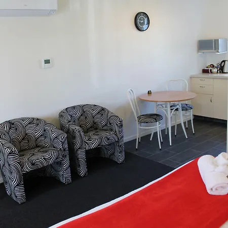 Alpine Rose Motel-3