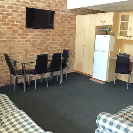 Country Gardens Motor Inn-2