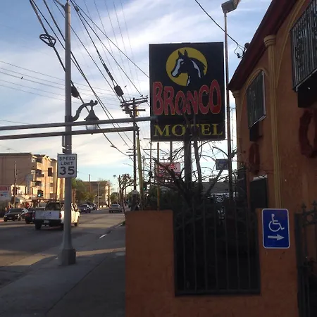 Bronco Motel South Central-2
