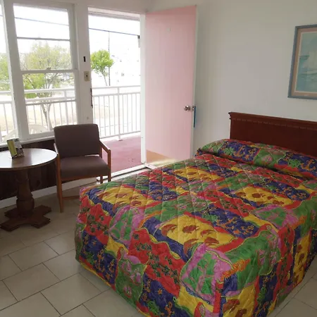 Skylark Resort Motel-3