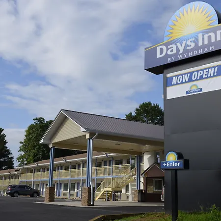 Days Inn By Wyndham Charles Town-3