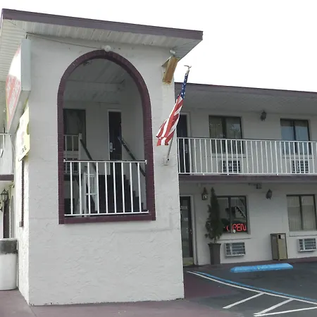 Maple Leaf Inn & Suites-2