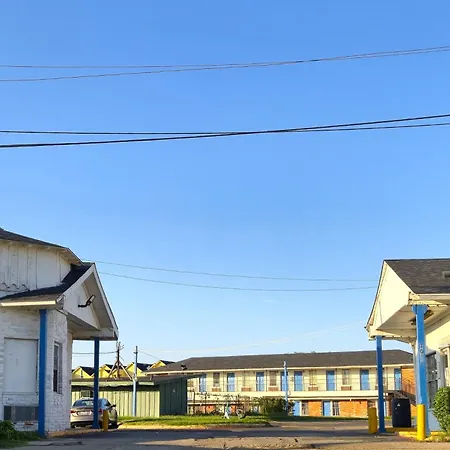 Cole Manor Motel By Oyo Love Field Market Center-3