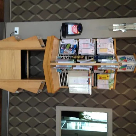 Airport Motor Inn-2