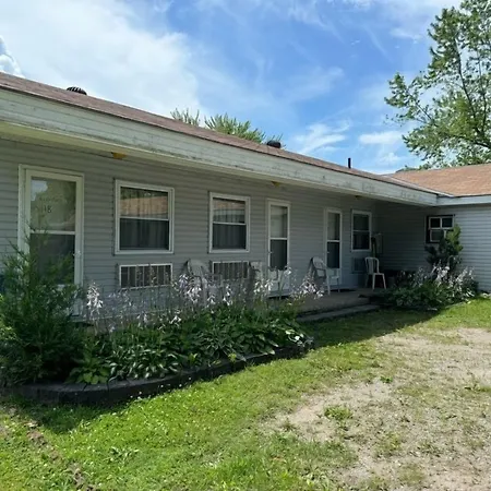 Holiday Motel-3