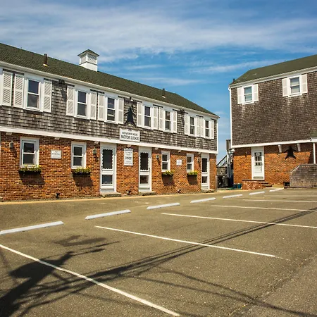 Bearskin Neck Motor Lodge-3