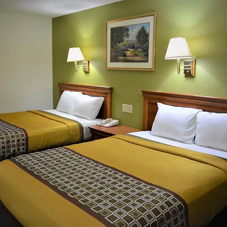 Bloomer Inn & Suites-2