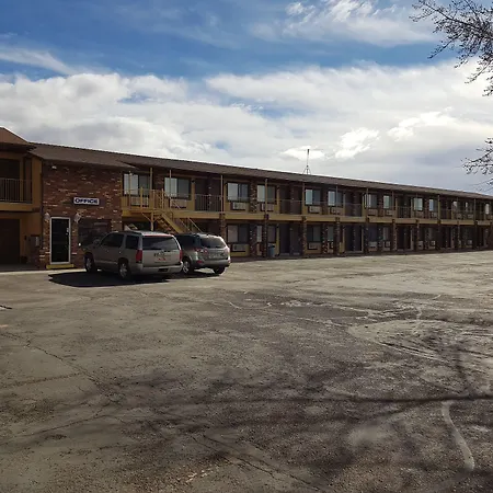 Split Mountain Motel-2