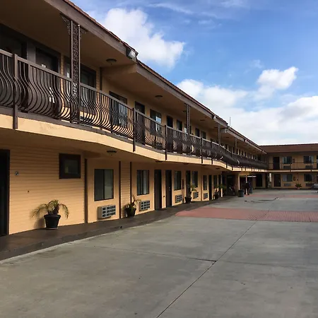 Del Amo Inn-3