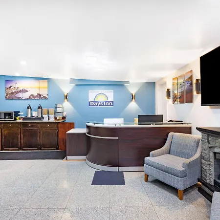 Oceanside Inn & Suites, A Days Inn By Wyndham-3