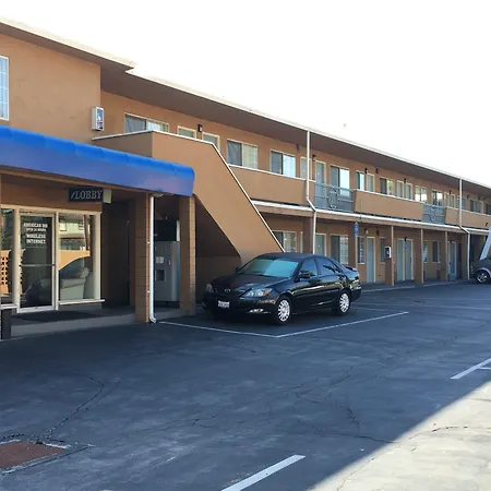 American Inn-3