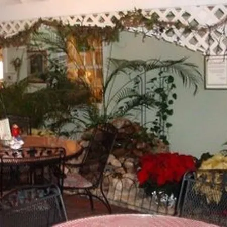 Country Squire Inn And Suites-2