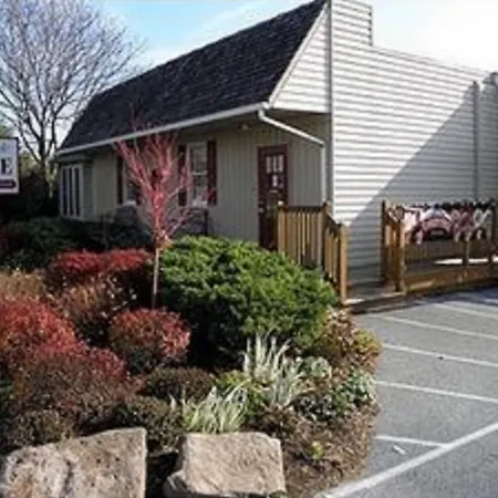 Country Squire Inn And Suites-3