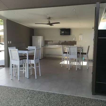 Athena Motel Apartments-3