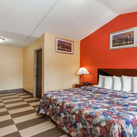 Travelodge By Wyndham Jersey City-2
