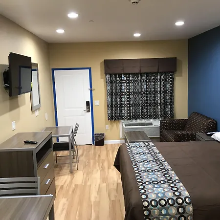 Deluxe Inn & Suites - Baytown-3