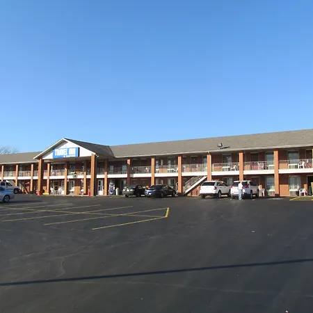 Travel Inn & Suites-3