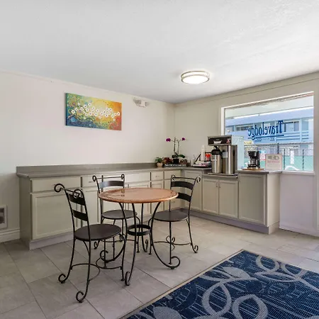 Travelodge By Wyndham Florence-2