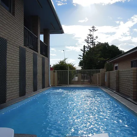 Jackaroo Apartments-2