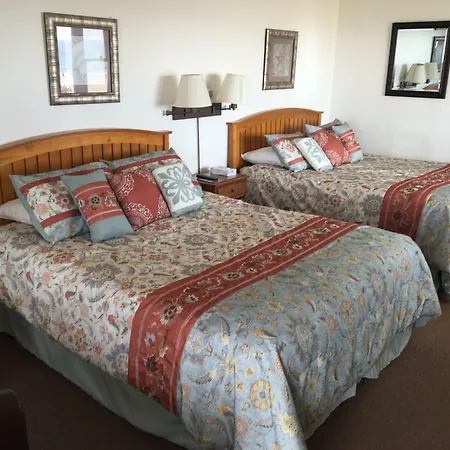 Sandpiper Beachfront Motel-2