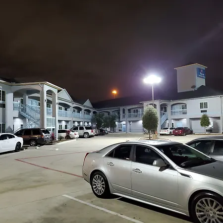 Haven Inn & Suites Willowbrook (Adults Only)-3