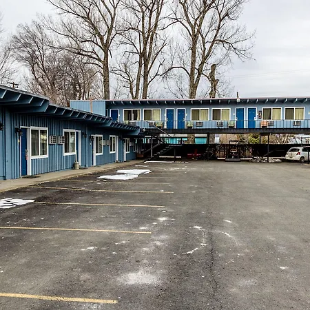 Lakeview Lodge Motel-3