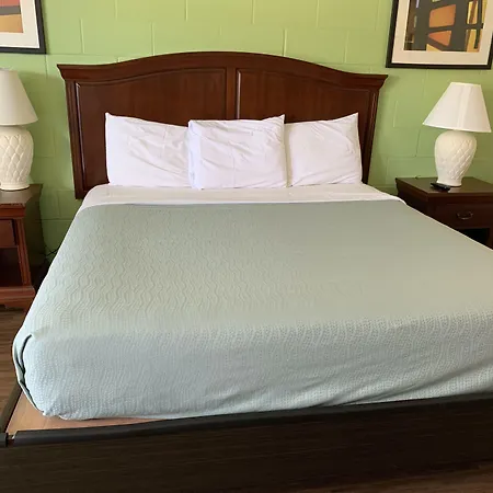 Buccaneer Inn-3