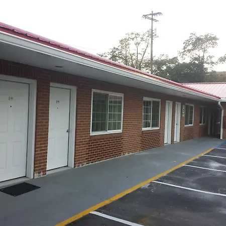 Budget Inn Breezewood-3