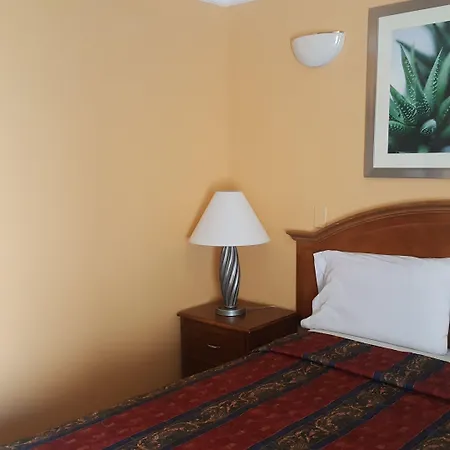 Flamingo Inn Long Beach-3
