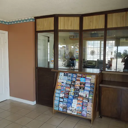 Castaway Motel-2