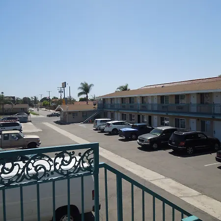 Castaway Motel-3
