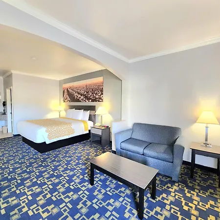 Days Inn By Wyndham Robstown-3