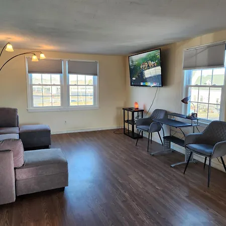 Jonathan Edwards Motel-3