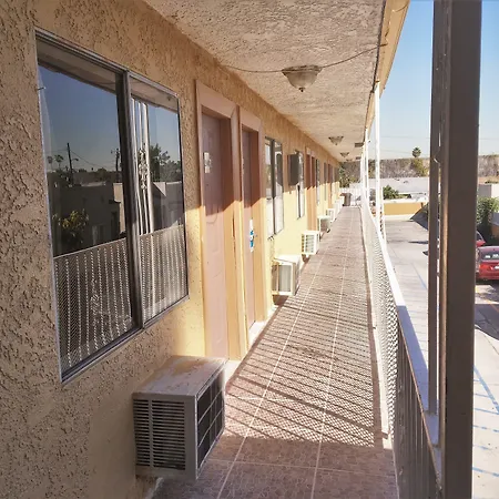 4 Star Motel-3