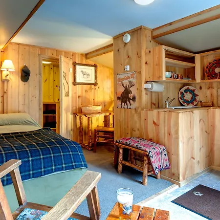 Silver Gate Lodging-3