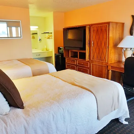 Castle Inn & Suites By Oyo Lawton-2