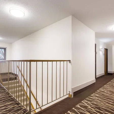Red Roof Inn Lawrenceburg-3