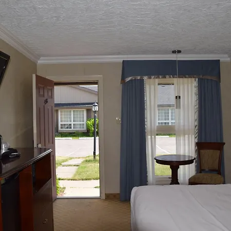Festival Courtyard Inn-2